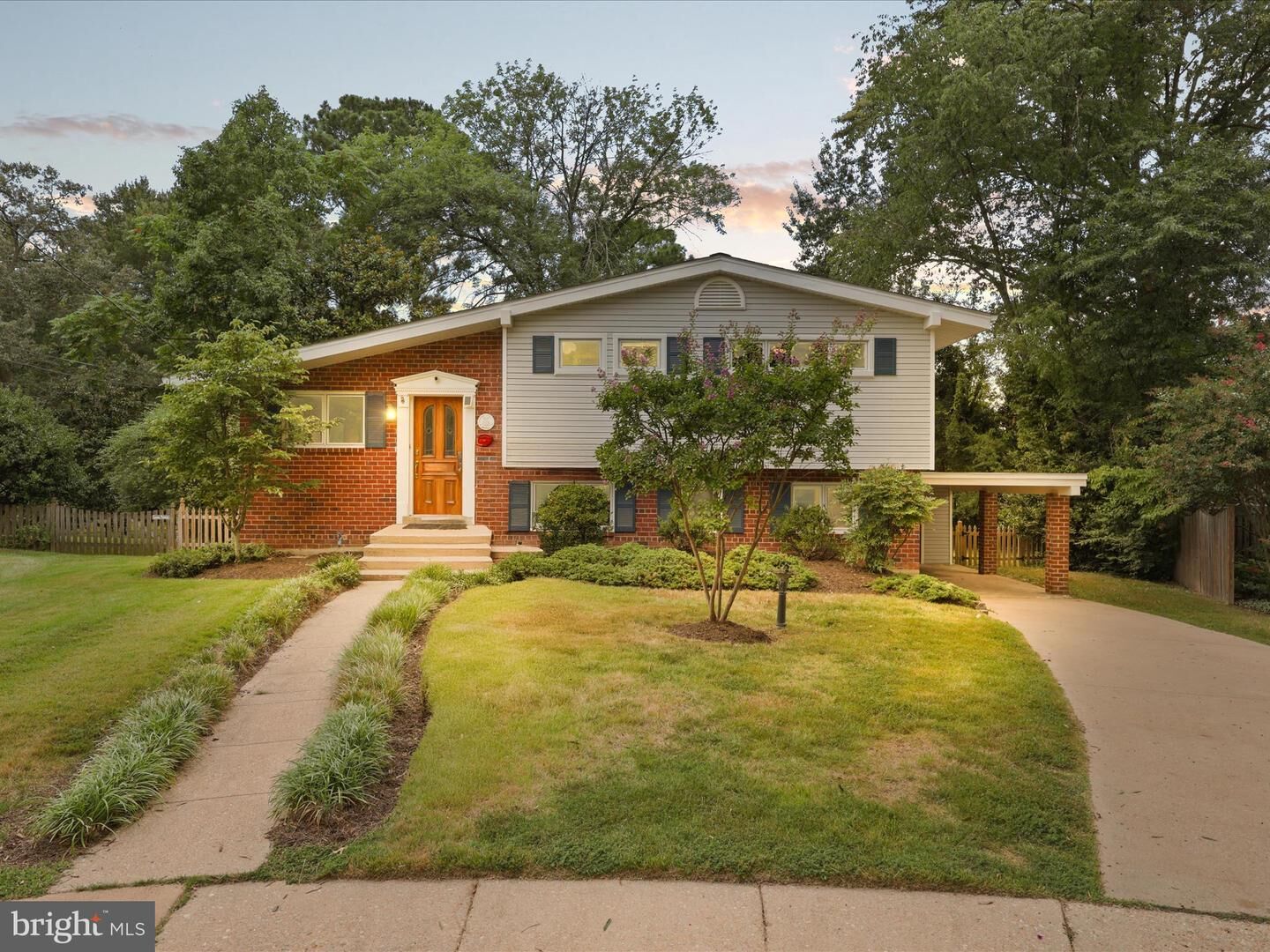 Property Photo: 4712 Surry Place VA 22304