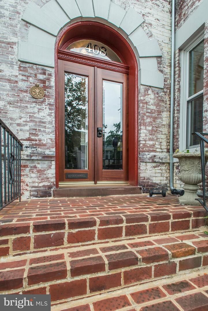 Property Photo: 408 6th Street SE 2 DC 20003