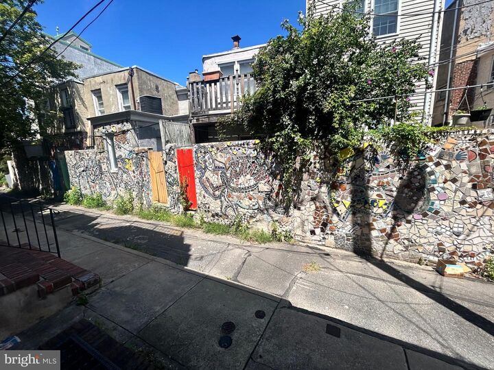 Property Photo: 708 Medina PA 19147