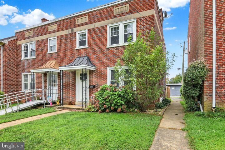Property Photo:  828 Fremont Street  PA 17603 
