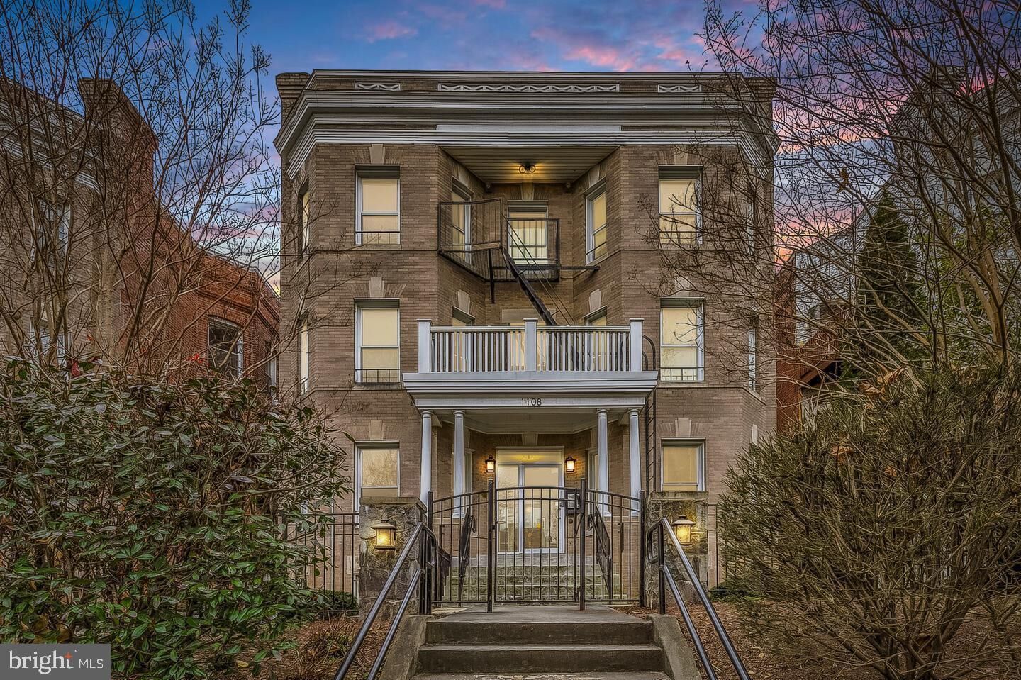 Property Photo:  1108 Columbia Road NW 104  DC 20009 