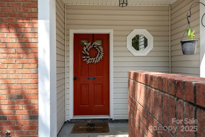 Property Photo: 5330 Silabert Avenue NC 28205