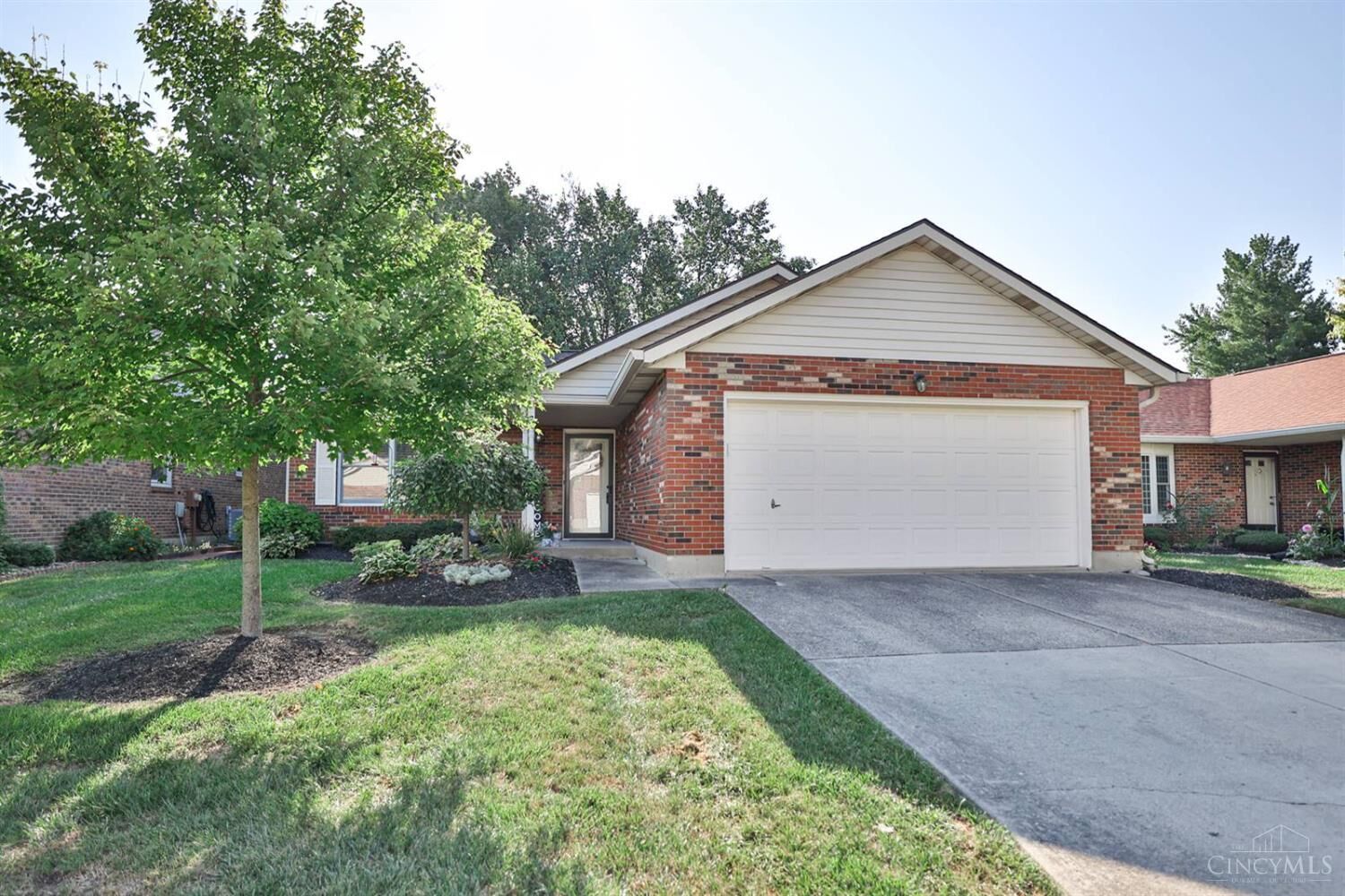 Property Photo: 6 Pleasant Creek Court OH 45014