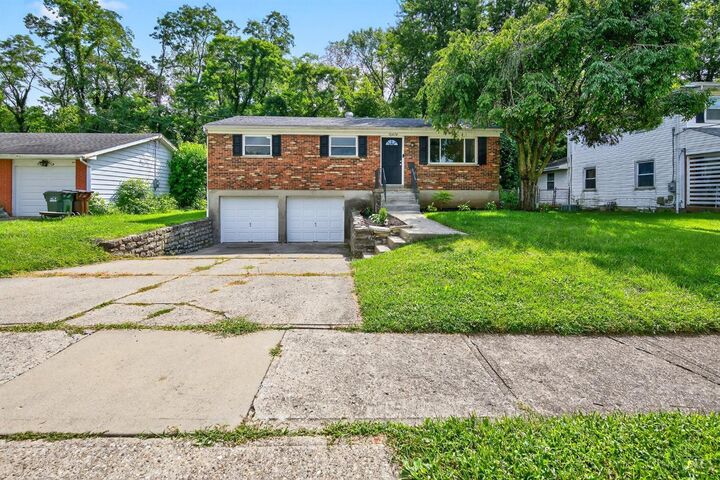 Property Photo:  10624 Breedshill Drive  OH 45231 