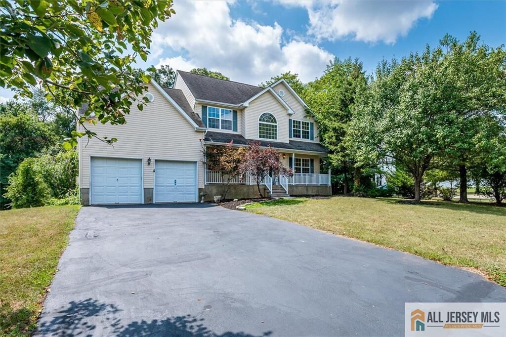 Property Photo:  19 Christinalynn Drive  NJ 08831 