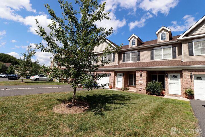 Property Photo:  91 Morgan Way  NJ 08831 