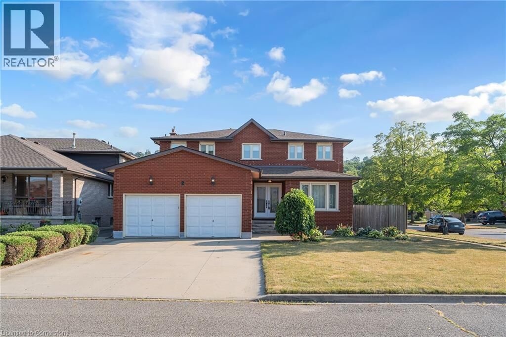 Property Photo:  2 Vinehill Drive  ON L8G 4Y5 