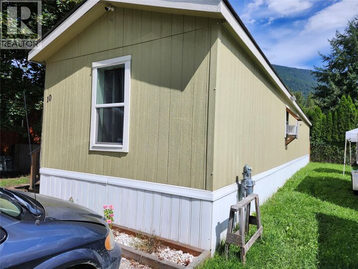 Property Photo:  318 Humbert Street 10  BC V0E 2S0 