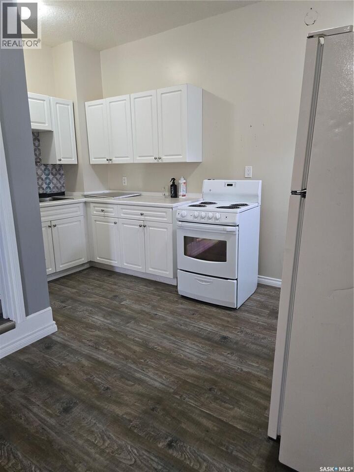 Property Photo: 707 Railway Avenue SK S0A 2T0