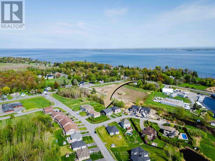 Property Photo: 6373 Monument Way ON K0C 2C0