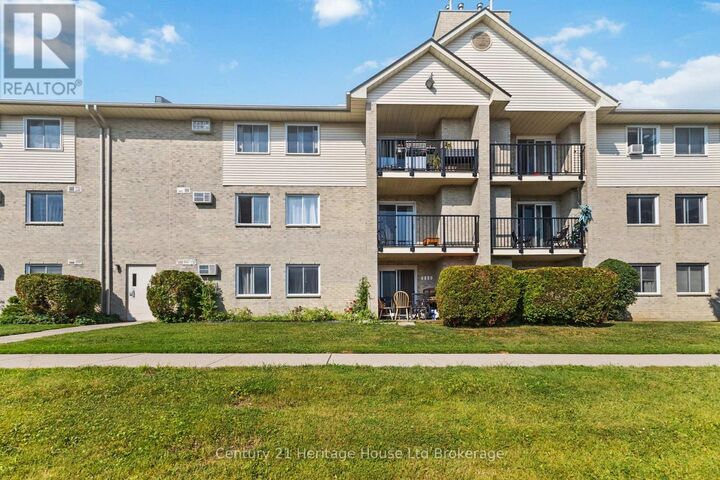 Property Photo:  737 Deveron Crescent 217  ON N5Z 4X9 