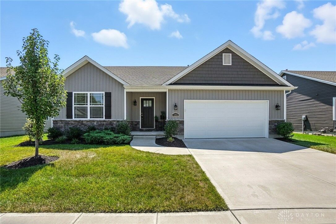 Property Photo: 1255 Redbud Circle OH 45327