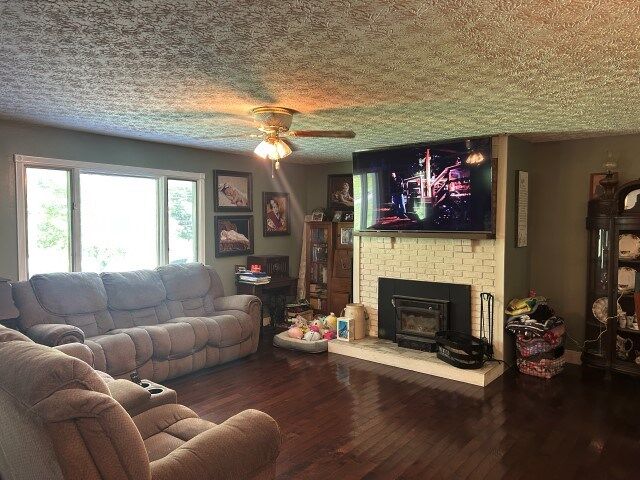 Property Photo: 1035 Lower Twin Branch KY 41222