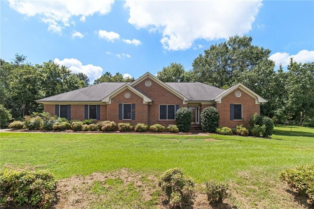Property Photo:  101 Wedgefield Drive  GA 30252