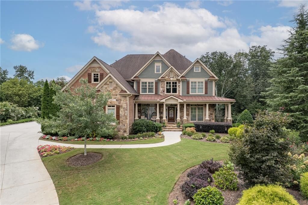 Property Photo:  6435 Lakeaires Drive  GA 30040