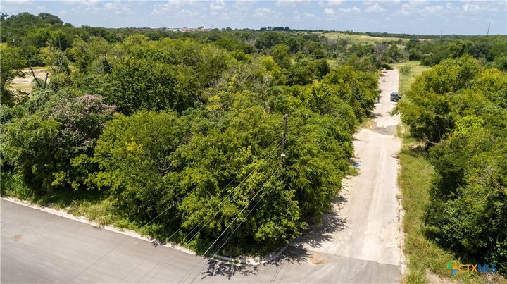 Property Photo: 504 W Nolan Trail TX 76548