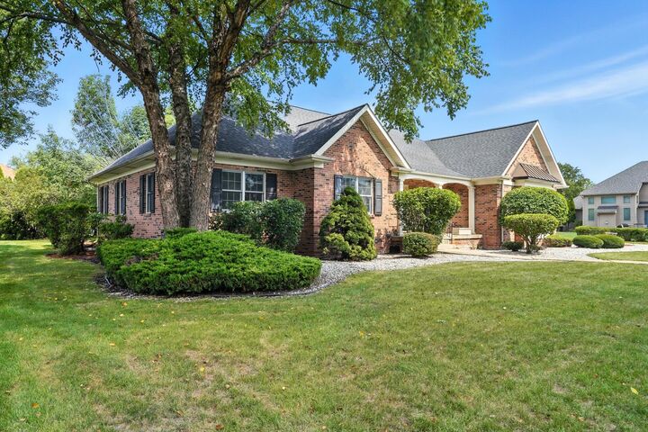 Property Photo:  1121 Boxwood Drive  IN 46321 