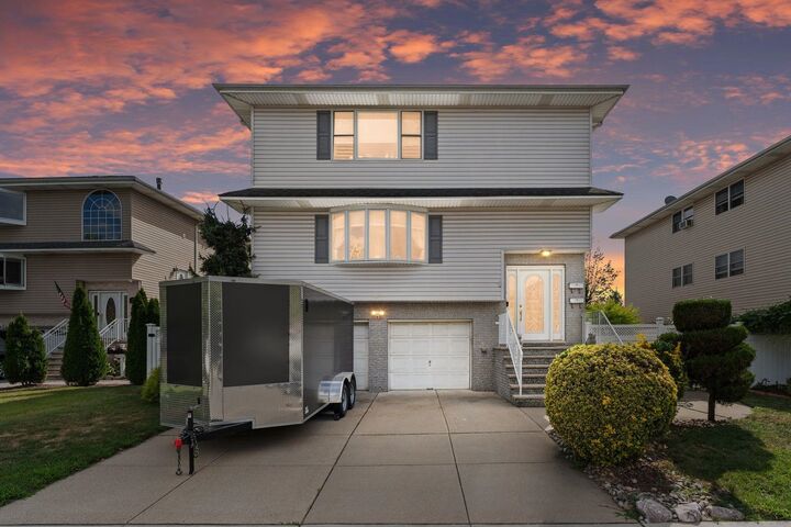 17 Acorn Dr  Secaucus NJ 07094 photo