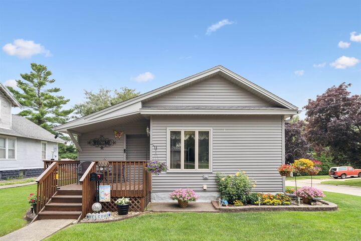 Property Photo: 100 7th Ave SE IA 50662