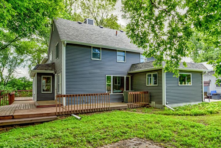 Property Photo: 2005 N Dakota Avenue IA 50014