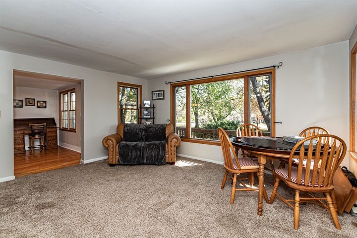 Property Photo:  2005 North Dakota Avenue  IA 50014 