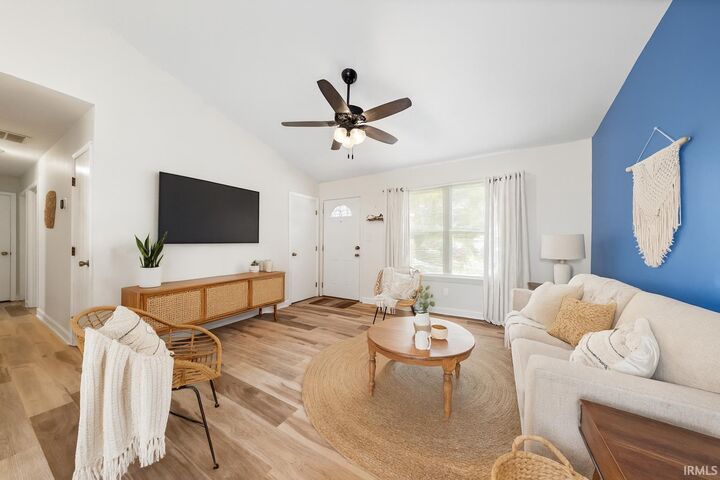 Property Photo:  1701 Glenmoor Road  IN 47715 