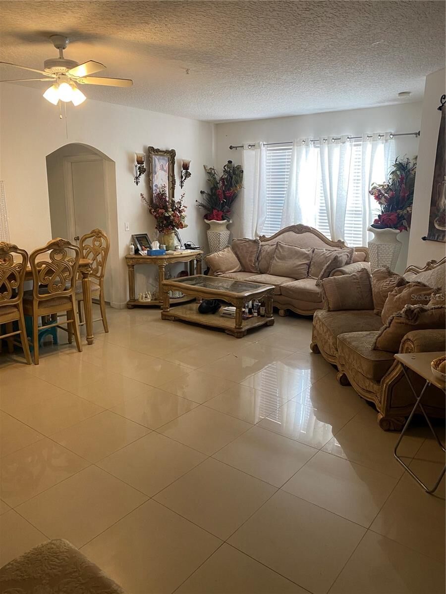 Property Photo:  5560 Metrowest Boulevard 10  FL 32811 