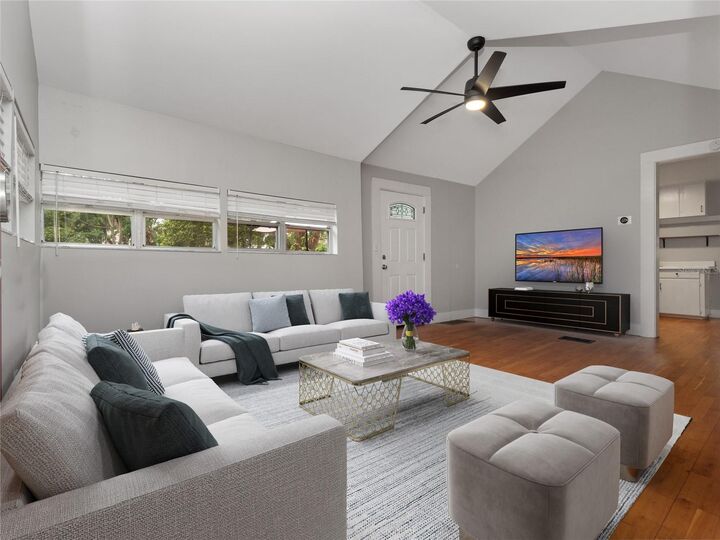 Property Photo:  1627 E Concord Street  FL 32803 