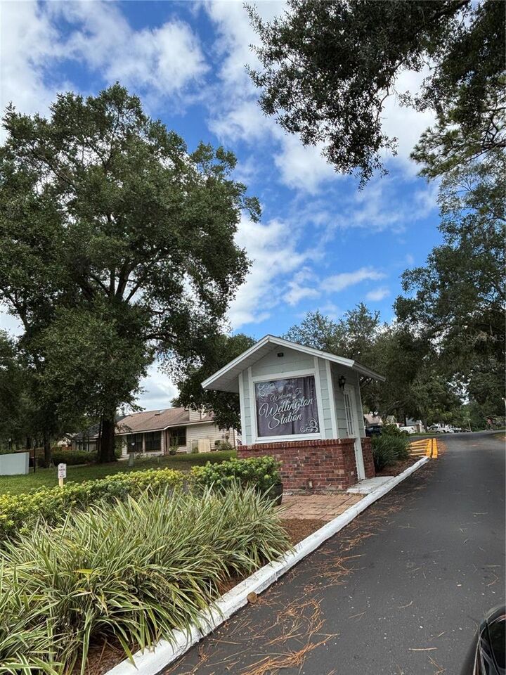 Property Photo: 3906 NE 22nd Street FL 34470