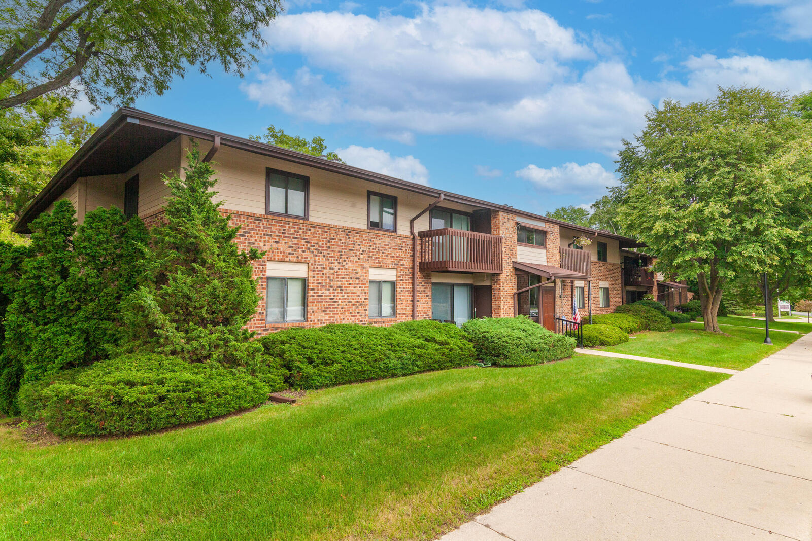 Property Photo: 339 Park Hill Dr C WI 53072