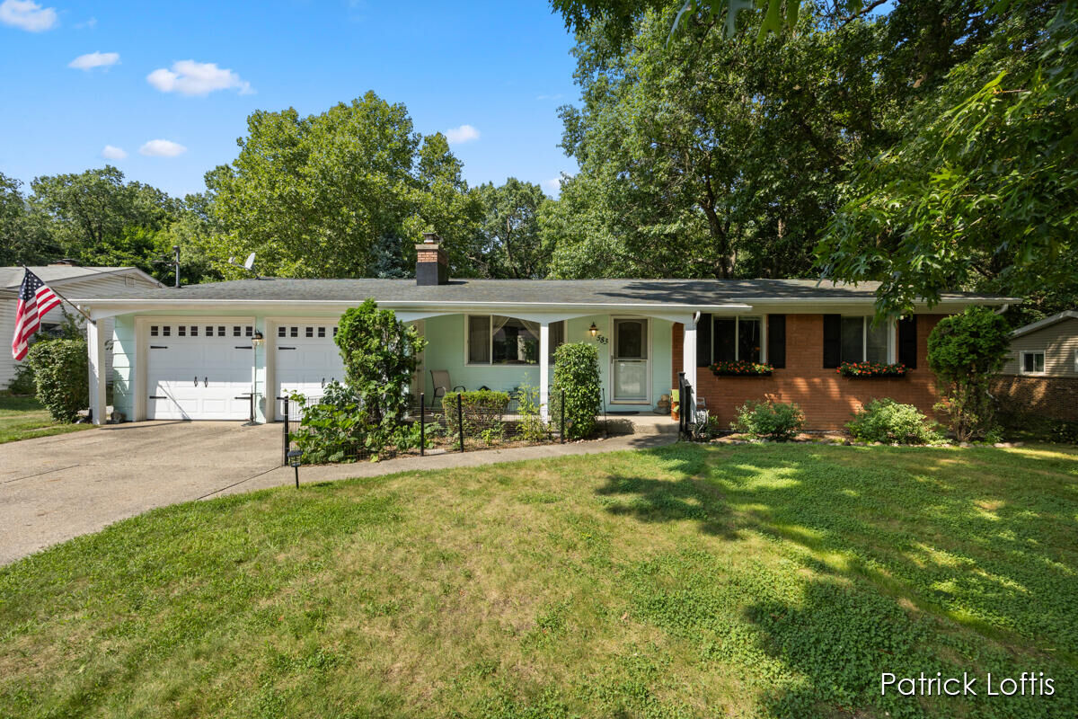 Property Photo:  583 Kingsbury Street NW  MI 49544 