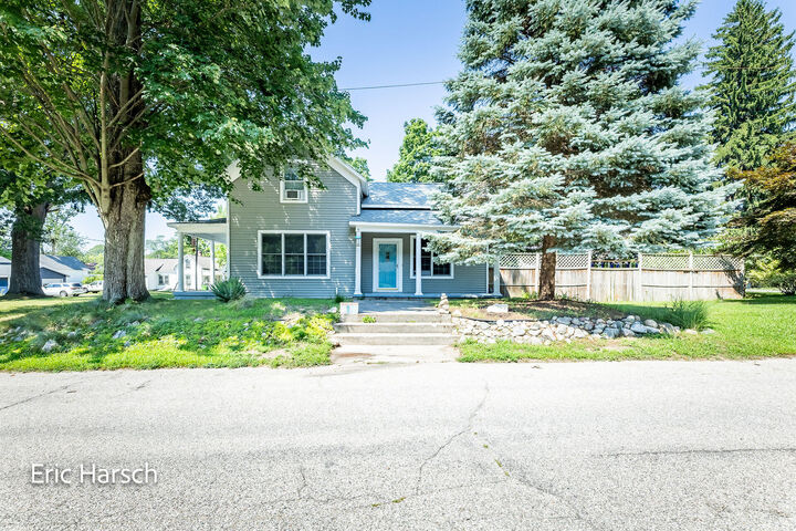 122 W Obell Street  Whitehall MI 49461 photo