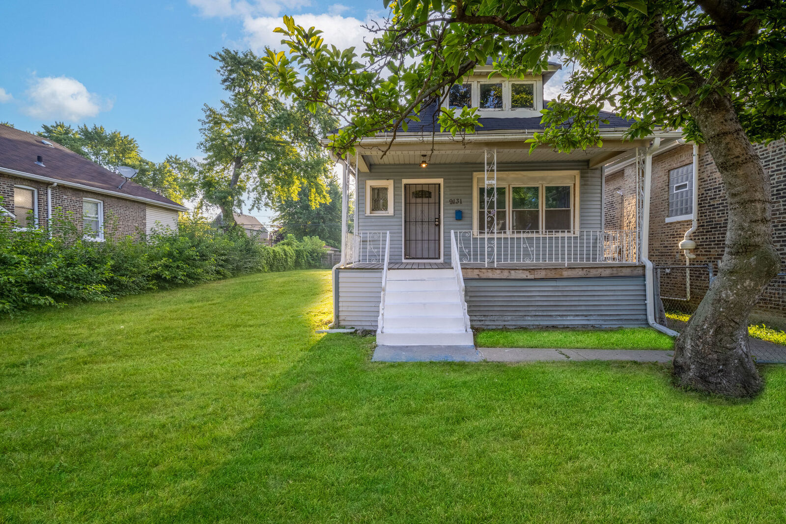 Property Photo: 9131 S Blackstone Avenue IL 60619
