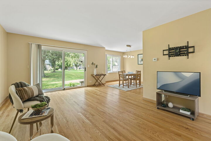 Property Photo:  416 Swallow Lane  IL 60015 