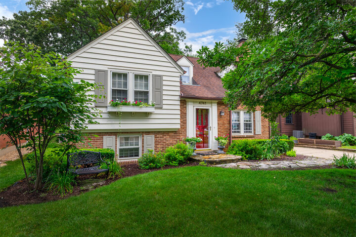 Property Photo:  4741 Montgomery Avenue  IL 60515 
