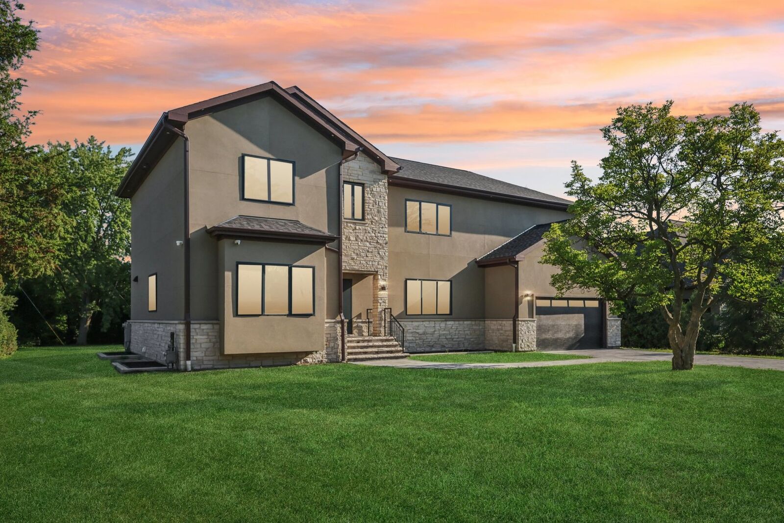 Property Photo: 1744 Walnut Circle IL 60062