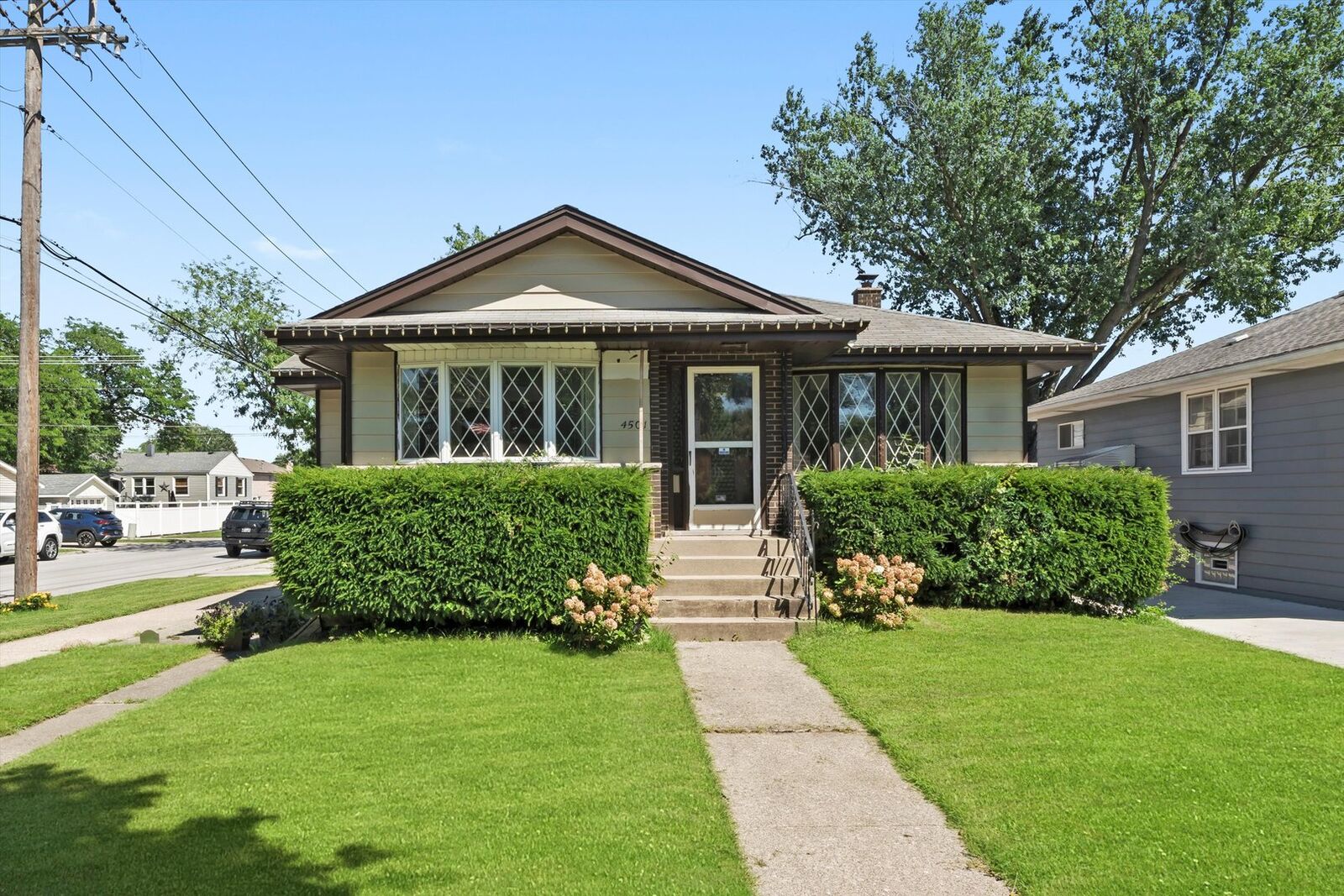Property Photo:  4501 Wisconsin Avenue  IL 60402 