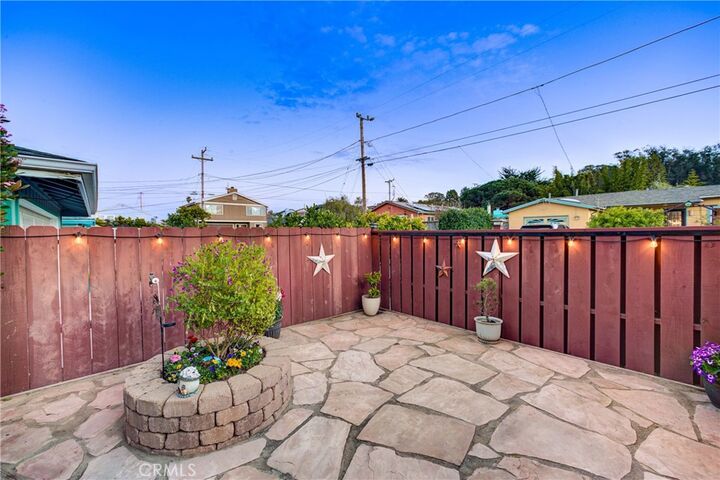 Property Photo:  332 Grove Street  CA 93402 