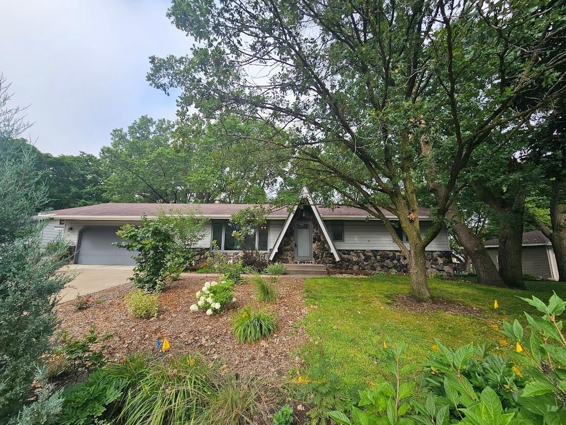 Property Photo:  5237 Sunnyside Road  MN 55112 