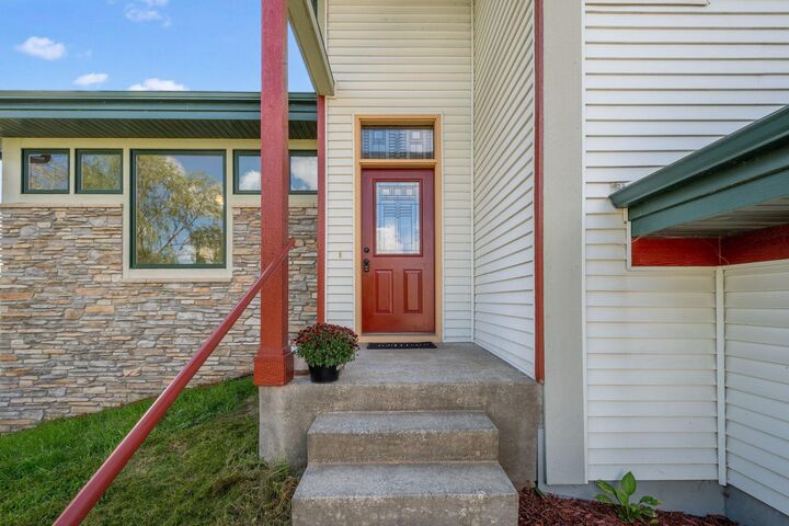 Property Photo: 820 Superior Drive MN 55057