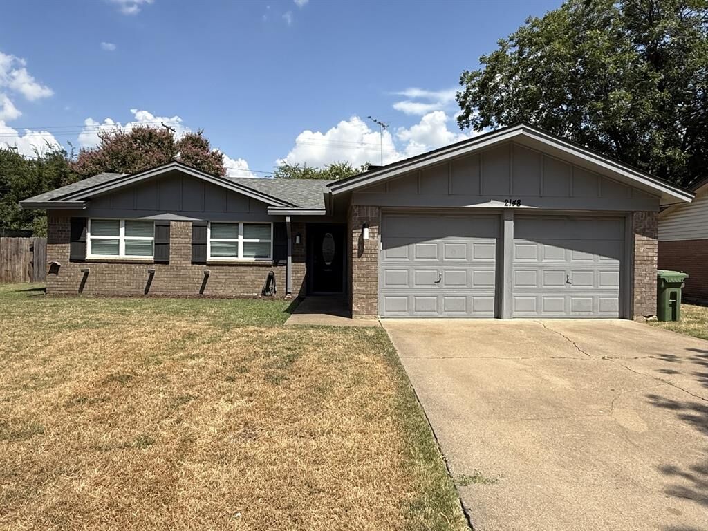 Property Photo:  2148 Shady Grove Drive  TX 76021 