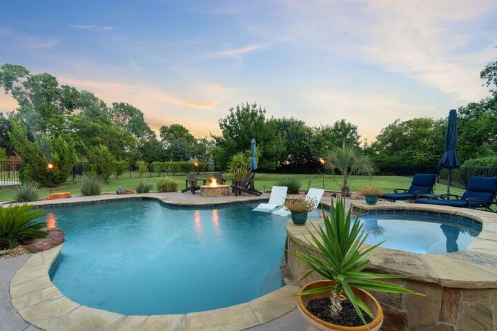401 Regency Court  Denton TX 76210 photo