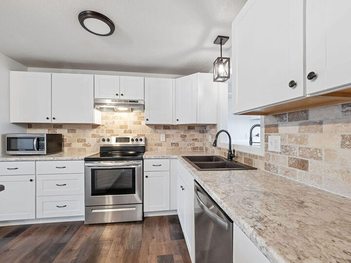 Property Photo: 3922 Gregory Drive OR 97603
