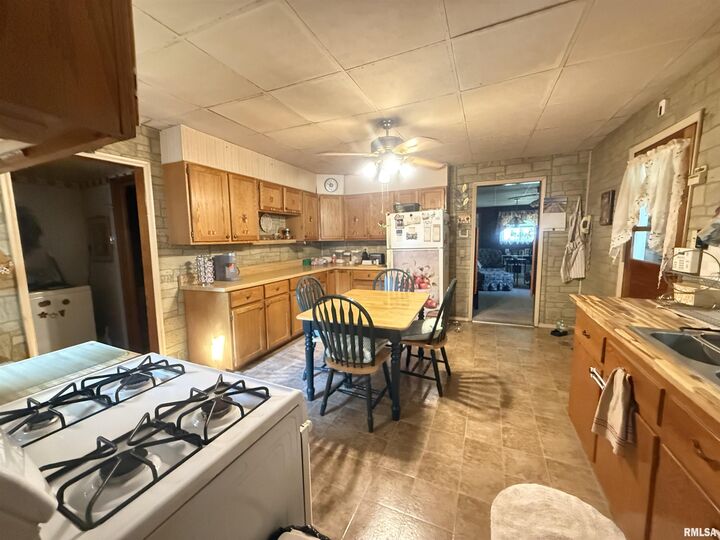 Property Photo: 401 N 23rd Street IL 62948