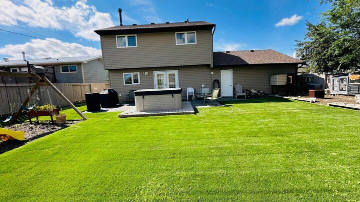 Property Photo: 28 Hunts Crescent AB T0J 0Y6