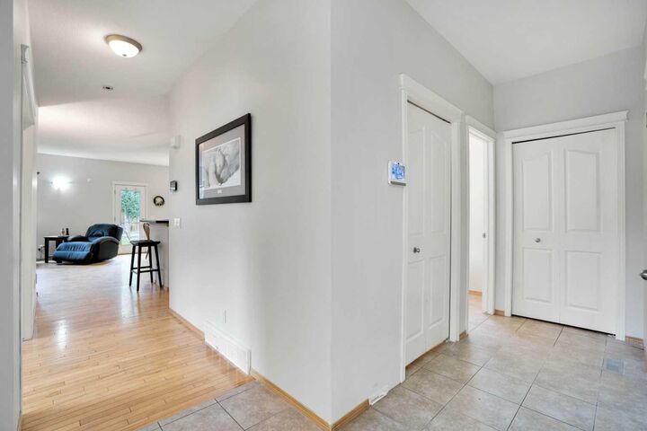 Property Photo:  521 Rocky Ridge View NW  AB T3G 4X3 