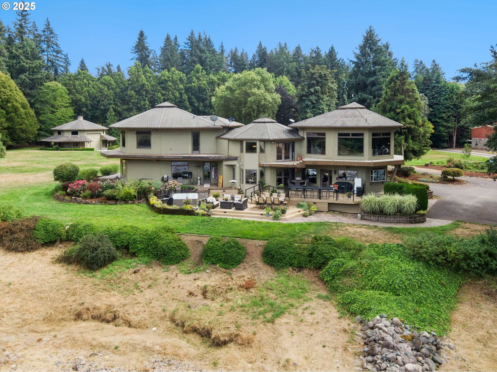 Property Photo:  11200 NE Gren Fels Dr  WA 98604 