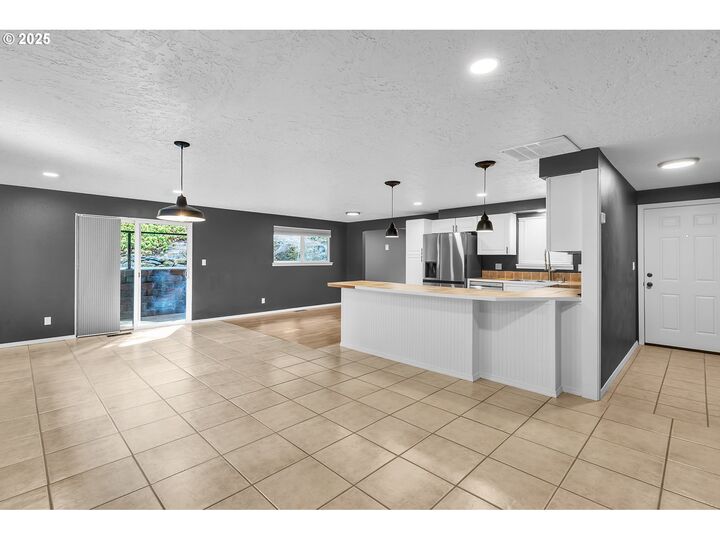 Property Photo:  1002 N 1st St  WA 98625 