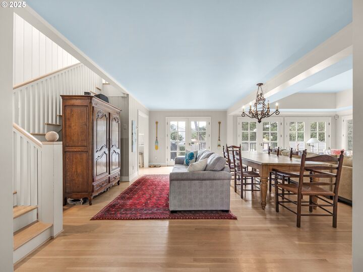 Property Photo: 701 S Marion Ave OR 97138