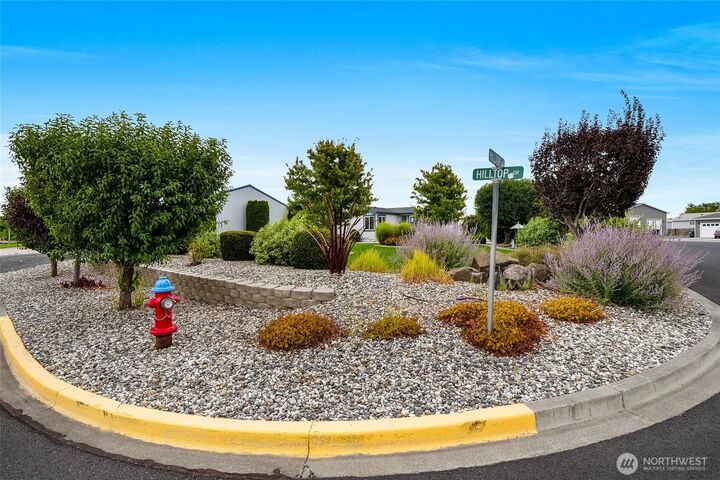 Property Photo:  307  Hilltop Circle  WA 98823 